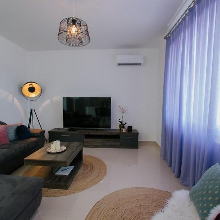 Luxury Apartment Di โตรกีร์ ภายนอก รูปภาพ