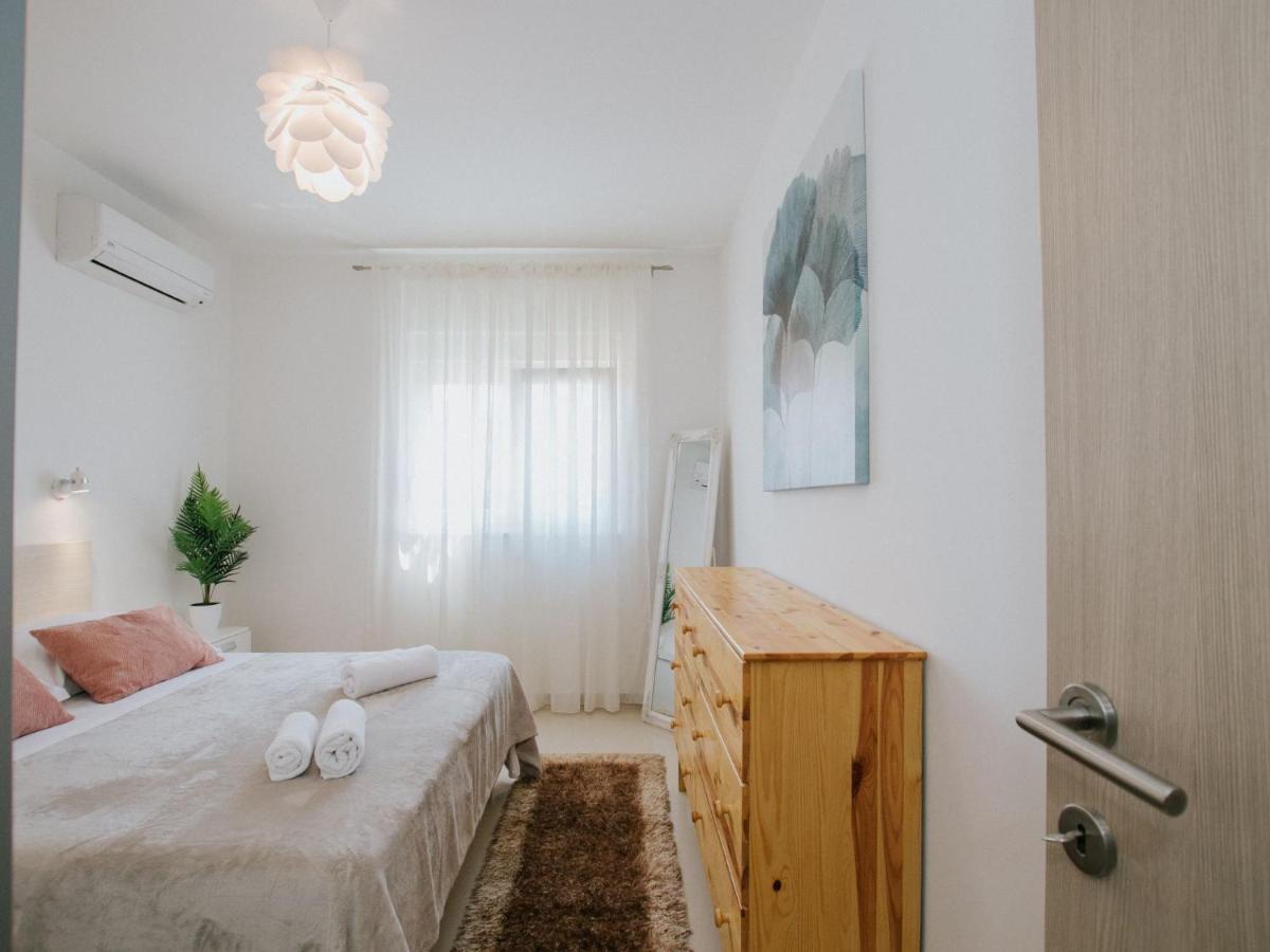 Luxury Apartment Di โตรกีร์ ภายนอก รูปภาพ