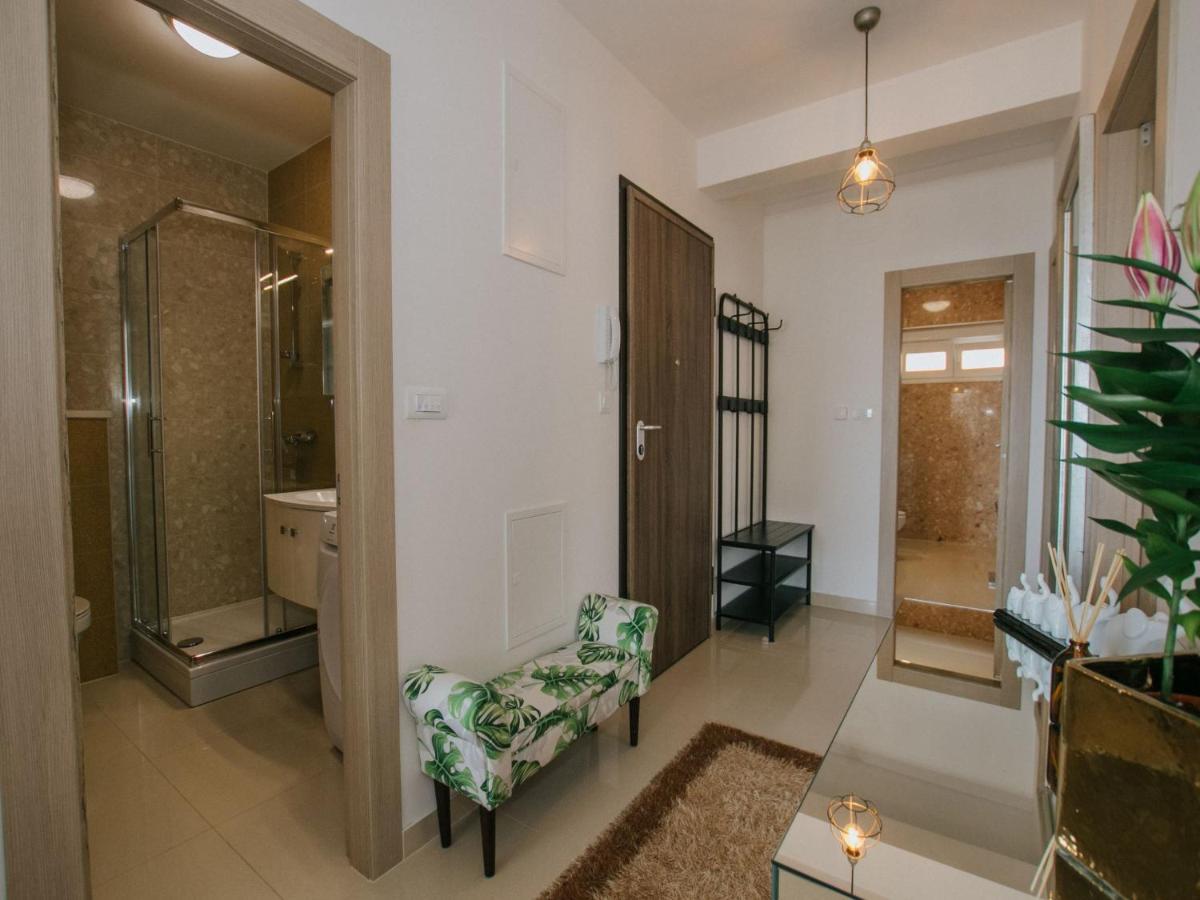 Luxury Apartment Di โตรกีร์ ภายนอก รูปภาพ