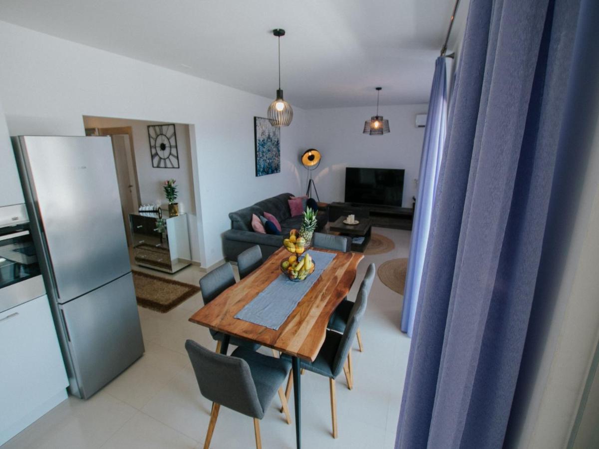 Luxury Apartment Di โตรกีร์ ภายนอก รูปภาพ